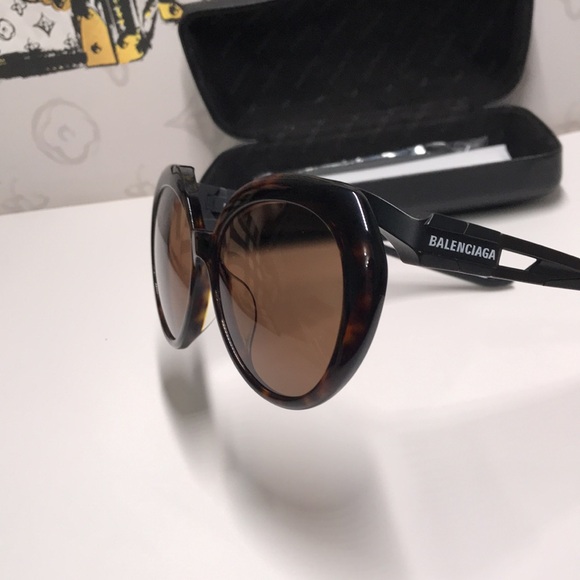 New Authentic Balenciaga Tortoise Shell Sunglasses BB0024SA 001 main image 10
